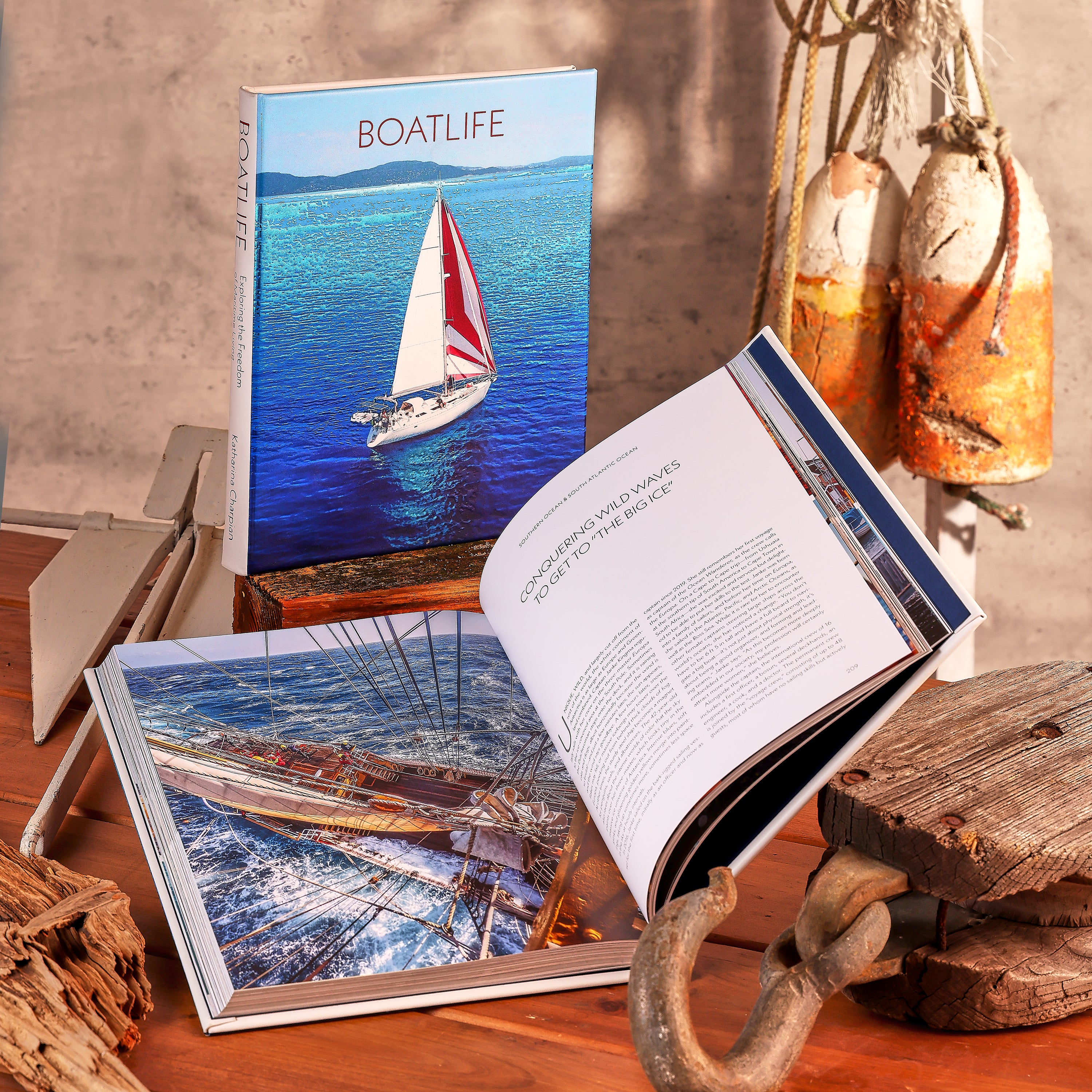 邦楽 Crystal Lake / A Collection Of Voyages Boatlife: Exploring the Freedom of Maritime Living | White Bonded